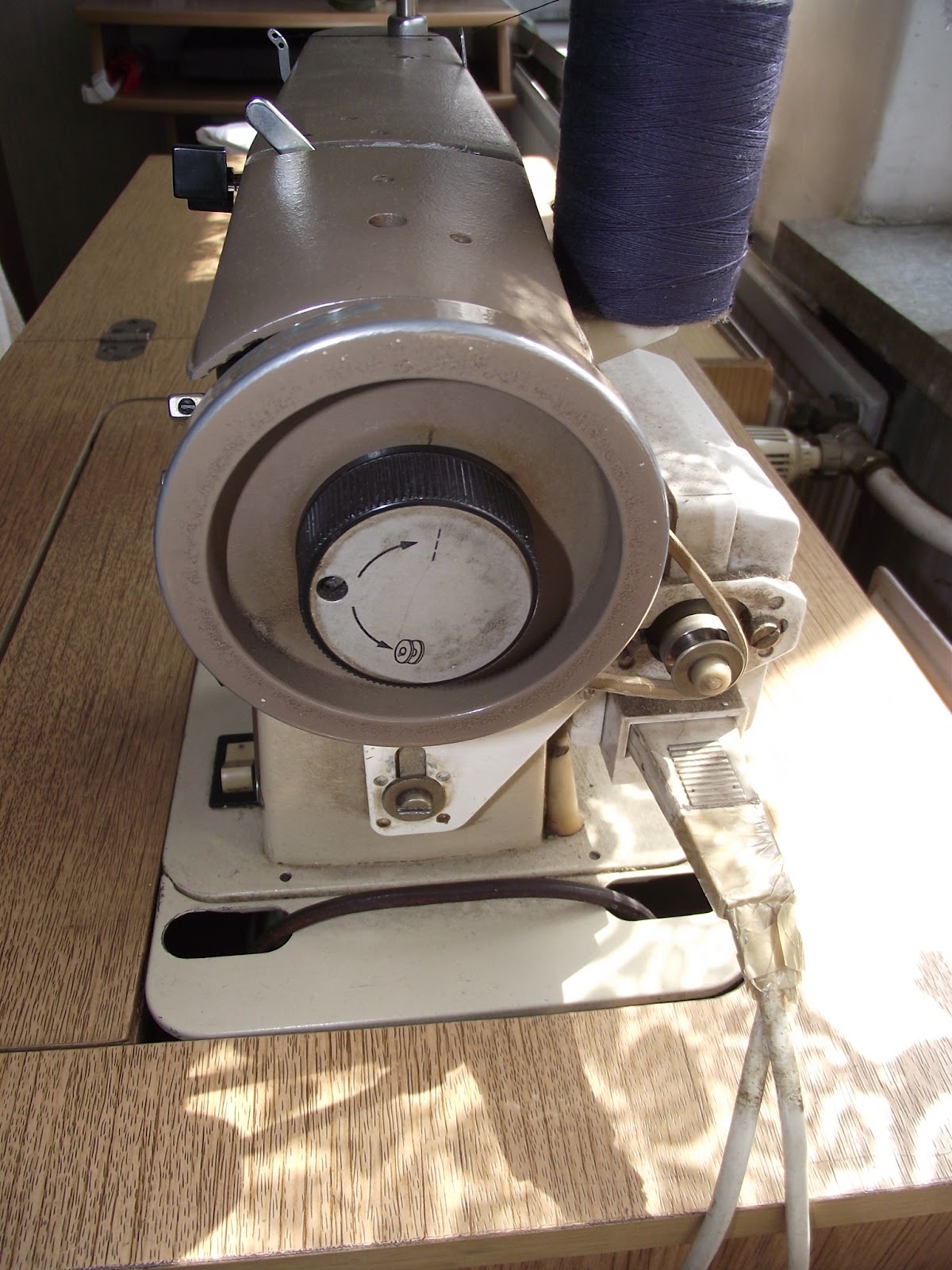 Lizzie Lenard Vintage Sewing A Polish Sewing Machine Lucznik Predom 415