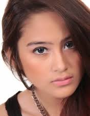 http://poselebritis.blogspot.co.id/ biodata salshabilla adriani
