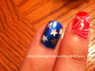 star glitter placed on 4th of july nails