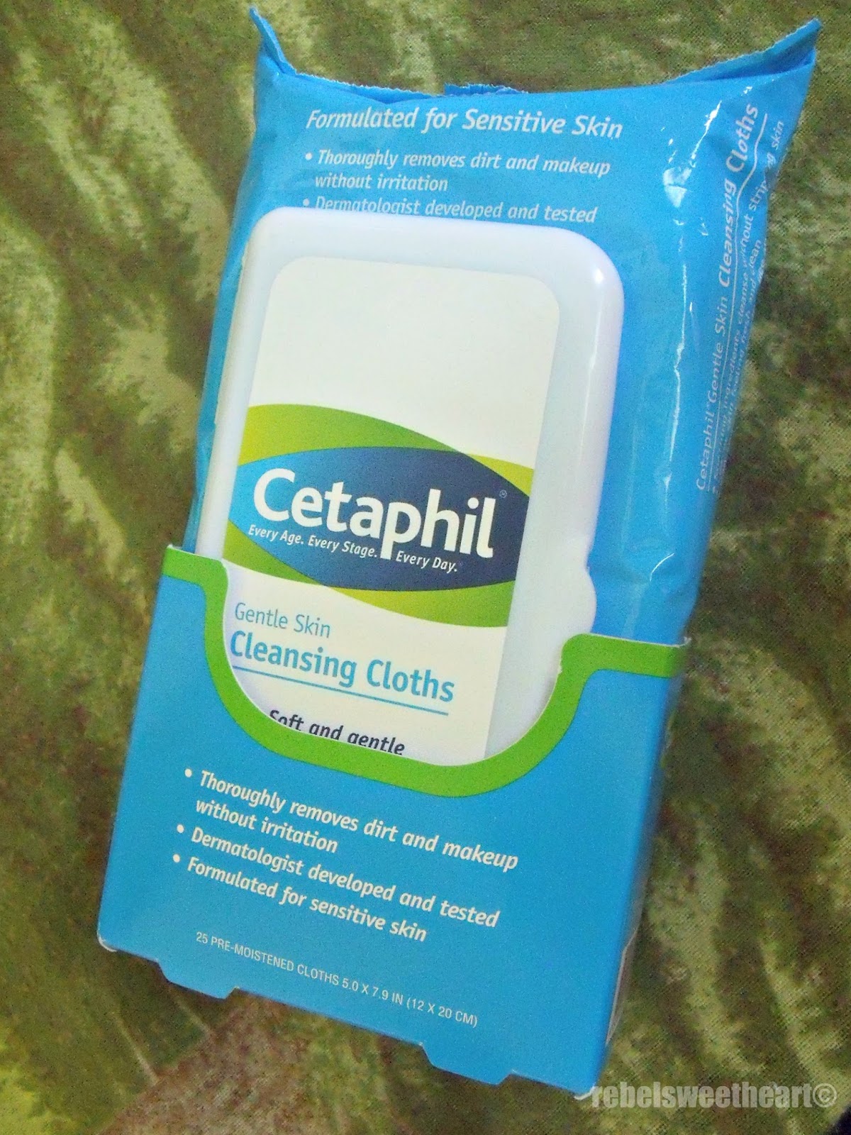 The Rebel Sweetheart. Spotlight Cetaphil Gentle Skin Cleansing Cloths.