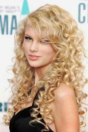 foto taylor swift di acara 40th Annual CMA Awards 2006 foto taylor swift di acara 40th Annual CMA Awards 2006