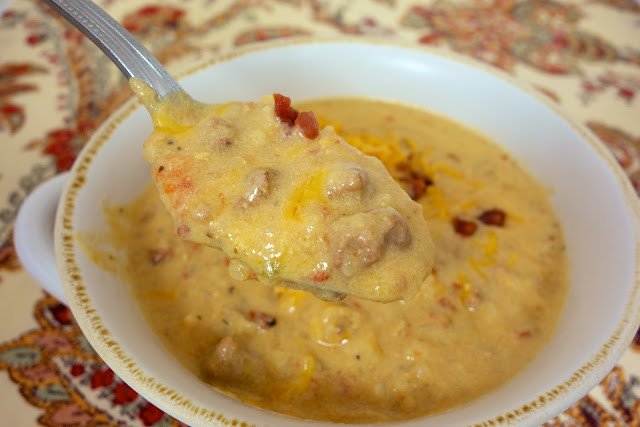 Slow Cooker Bacon Cheeseburger Soup - frozen hash browns, hamburger, cheese bacon, cheese and chicken broth - This is the most requested soup for dinner in our house!