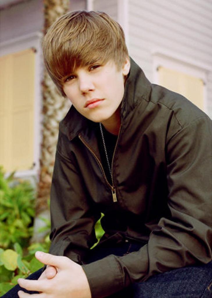 Hot Photo Gallery: Most Handsome Singer Justin Bieber Pictures Gallery