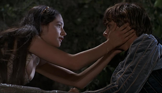 4.bp.blogspot.com/-zrKLWR8NJBw/UAyQQxHOr3I/AAAAAAAAAUM/CZjBCe8KtbQ/s640/Romeo_and_Juliet_(1968_film).jpg