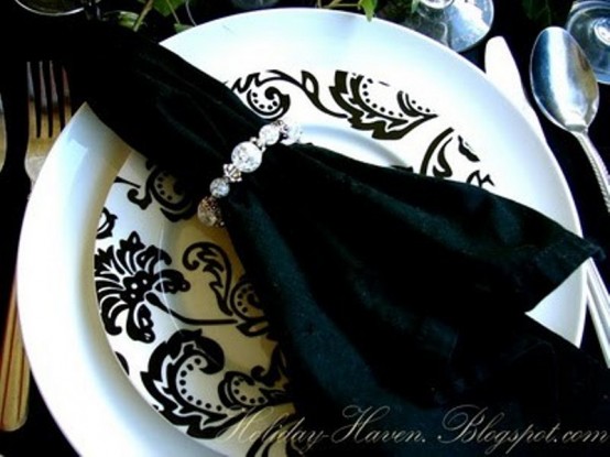 50 ideas para decoración de halloween elegante en blanco y negro ... Elegantes decoración Candelabros