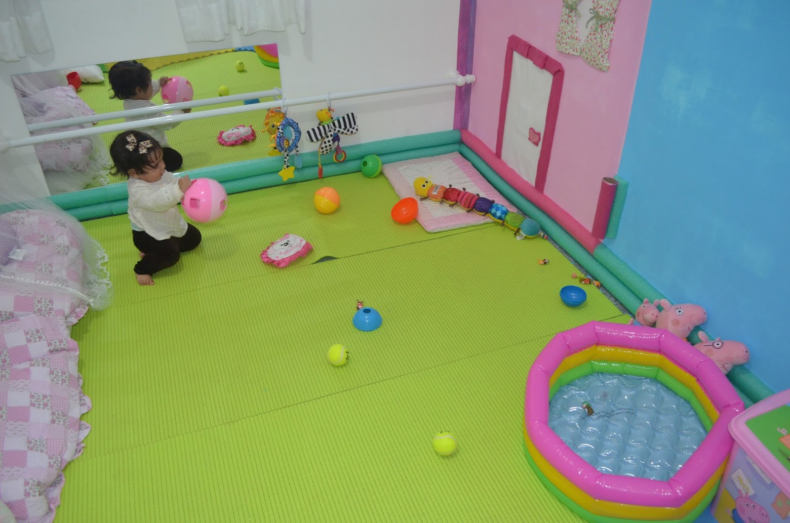 Quarto da Cecília 2 Tapete e Rodízio de Brinquedos ~ Quarto Montessoriano Tapete Quarto da Cecília 2 Tapete e Rodízio de Brinquedos ~ Quarto Montessoriano Tapete