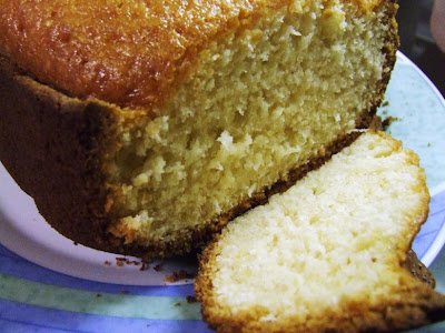 Bolo de Iogurte Grego e Côco Bolo de Iogurte Grego e Côco