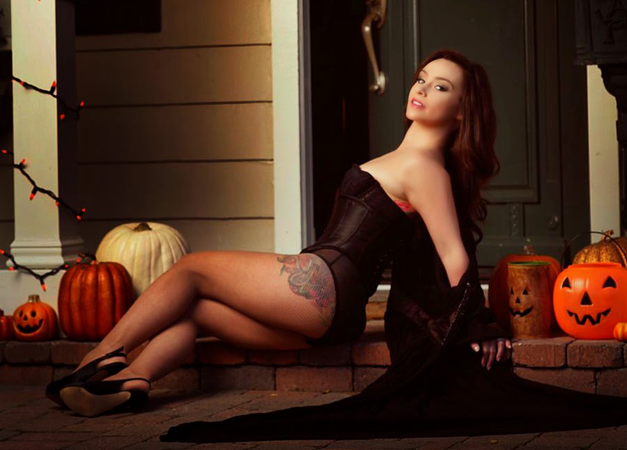 http://4.bp.blogspot.com/-zt3QGe4MVdQ/UzN0Xc0b1AI/AAAAAAAAB7U/vaRcoky7G6w/s1600/Danielle+Harris+in+Gorezone+Magazine+April+2014+-+crop.jpg