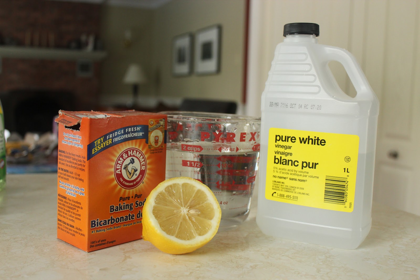 Minimalist Clean Grout With Vinegar 