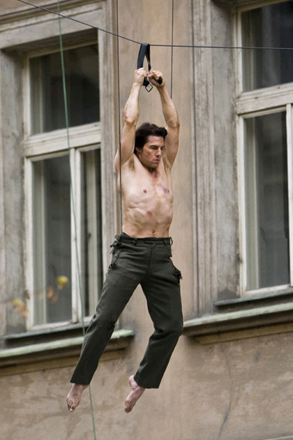 http://4.bp.blogspot.com/-ztyMw4eejK4/ToosxZF-jZI/AAAAAAAA92k/prRGY05PrC8/s1600/Mission__Impossible__Ghost_Protocol%2528041110173511%2529mission_impossible_IV_3.jpg