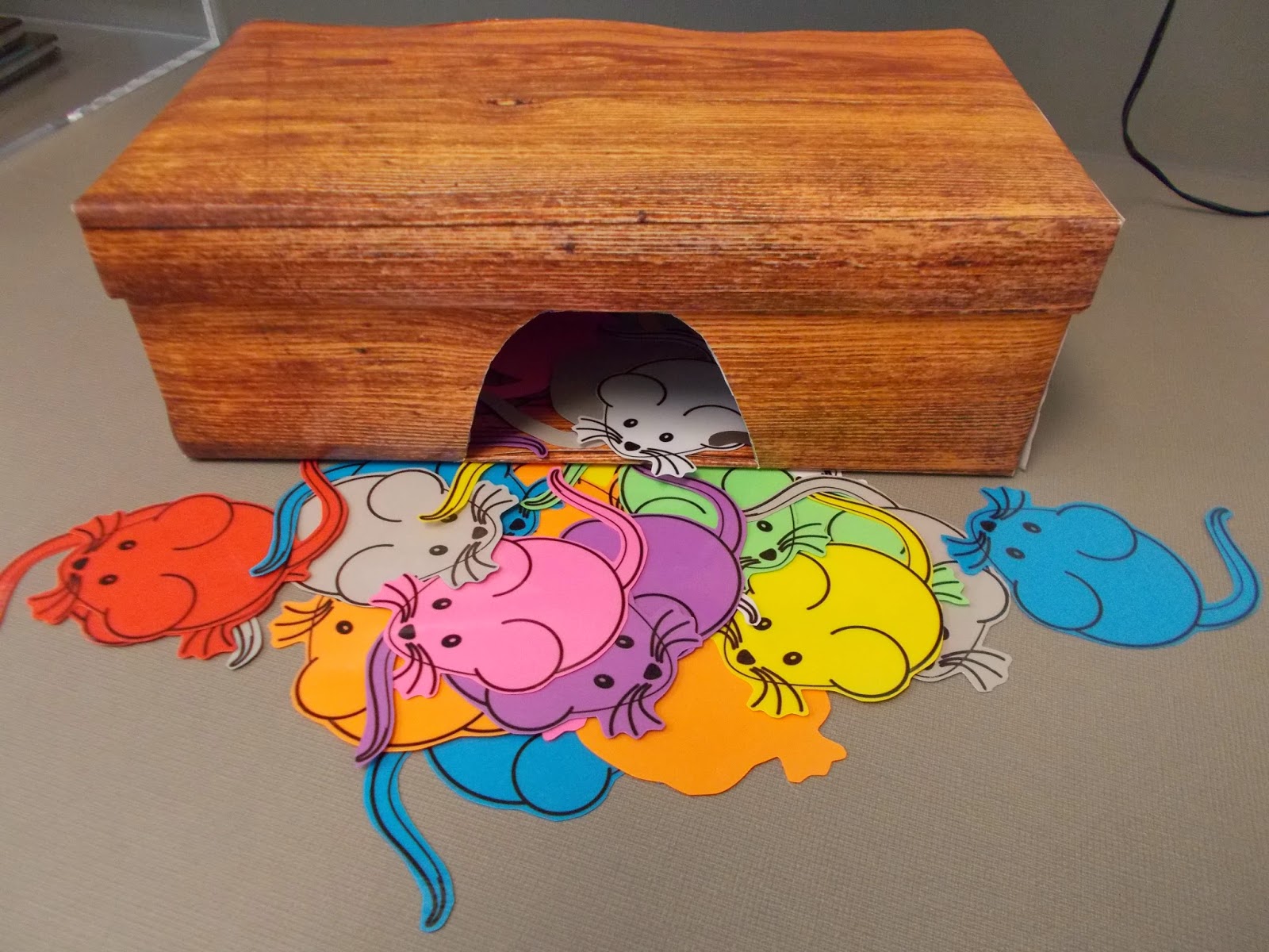 Fun with Friends at Storytime Hide Little Mice!!