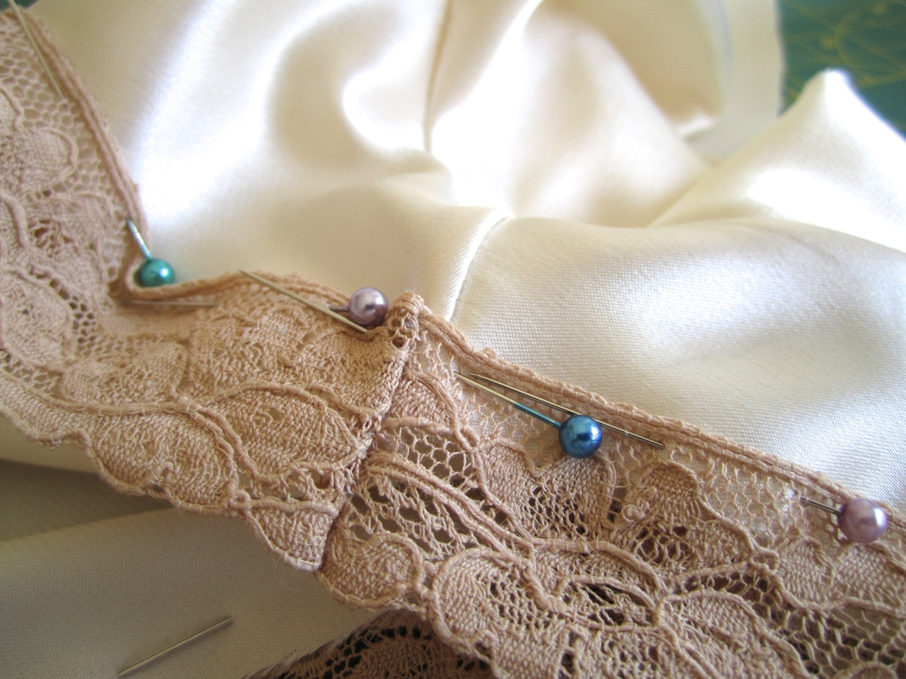 A Few Threads Loose French Knickers Sew Along... Let's add some lace!