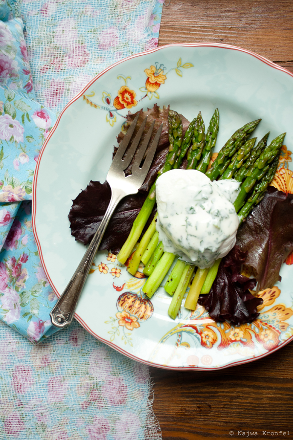Delicious Shots Sauteed Asparagus, Poached Eggs and Yogurt Sauce