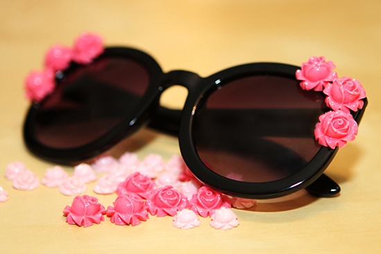 The Wind of Inspiration DIY Project: Flower Embellished Sunglasses