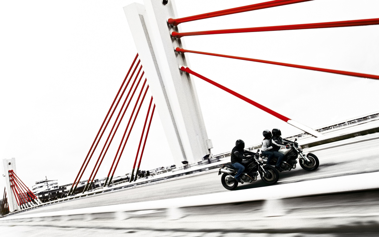 http://4.bp.blogspot.com/-zyKFgSxQHfA/UBVVUt2zIvI/AAAAAAAAANo/mOT1-JIr2oY/s1600/suzuki+motorcycles+calgary.jpg