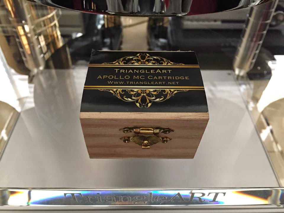 Mono and Stereo HighEnd Audio Magazine Triangle Art Apollo MC cartridge