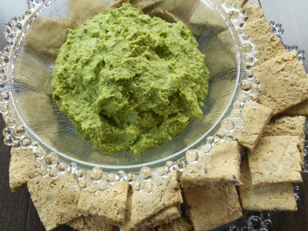 Snacking Squirrel Spinach Hummus Dip