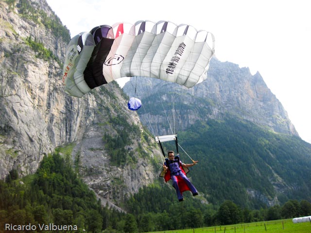 [8.09RikiSwitzNet009.jpg]