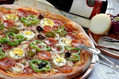 Pizza Lusitana (portuguesa)