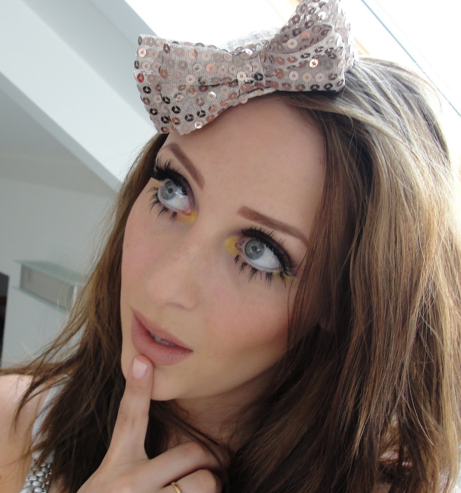 look up eyes