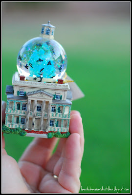 mini+hm+snowglobe.jpg