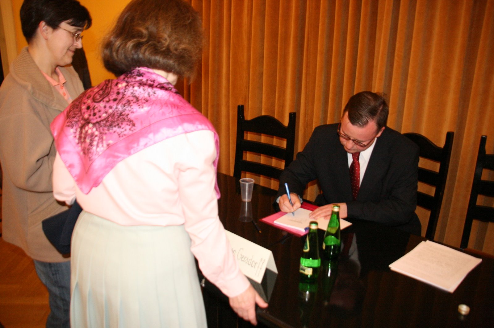 [IMG_2110.JPG]