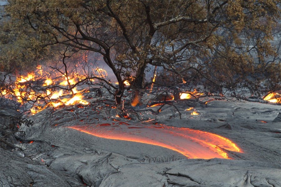 HAWAIIAN LAVA DAILY Molten lava continues breaking out south of