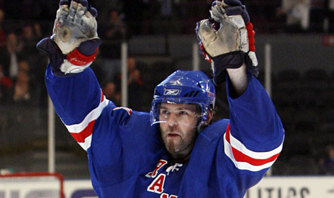 [Jagr_J_0501_action3_pit.jpg]