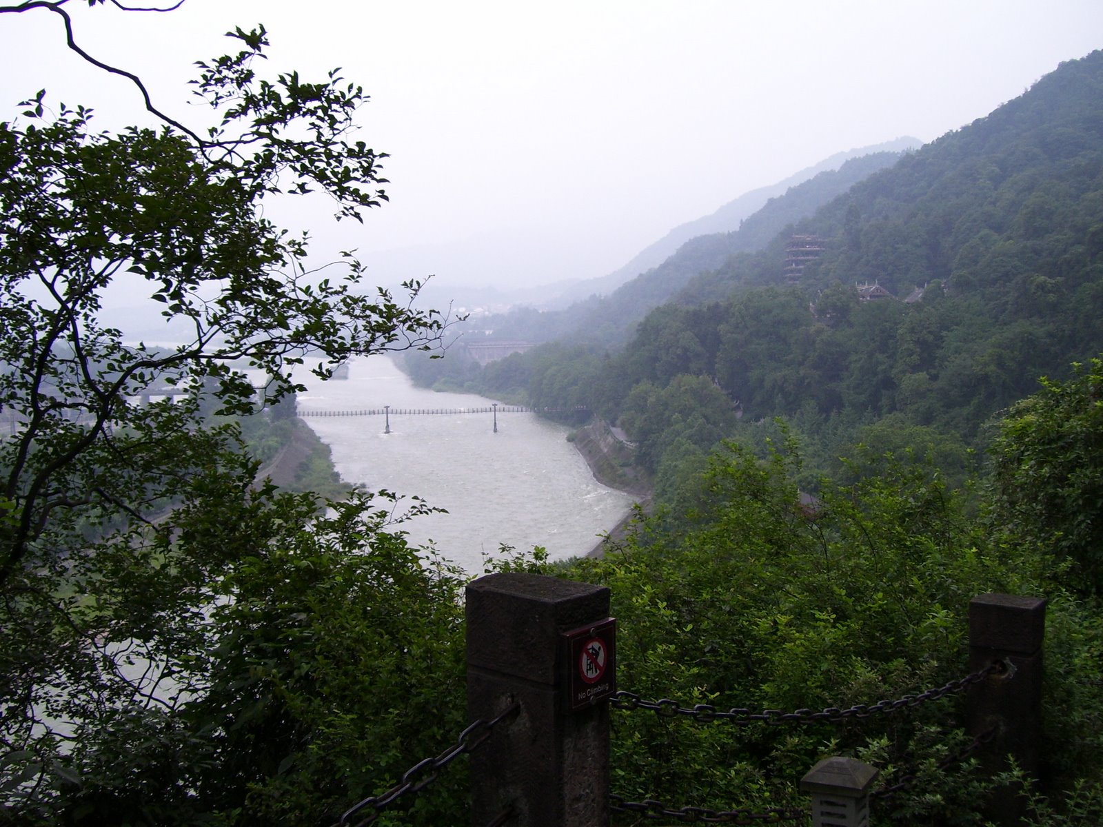 [100_0176.JPG]