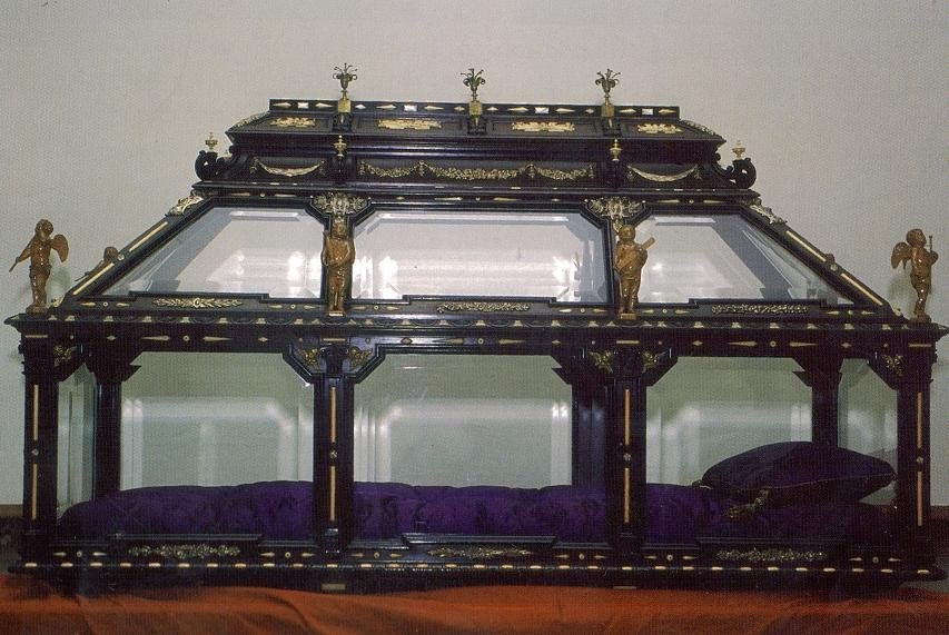 Cofradía del Santo Entierro Urna Procesional