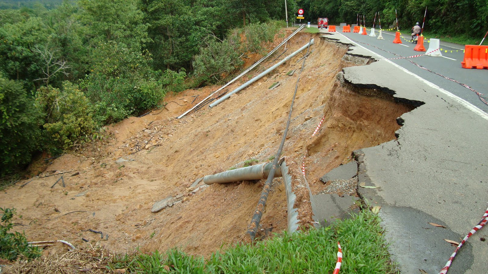 Sosial Alam Sekitar Tanah Runtuh