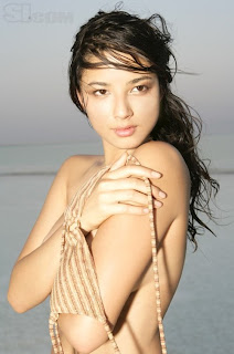 Jessica Gomes in bikini