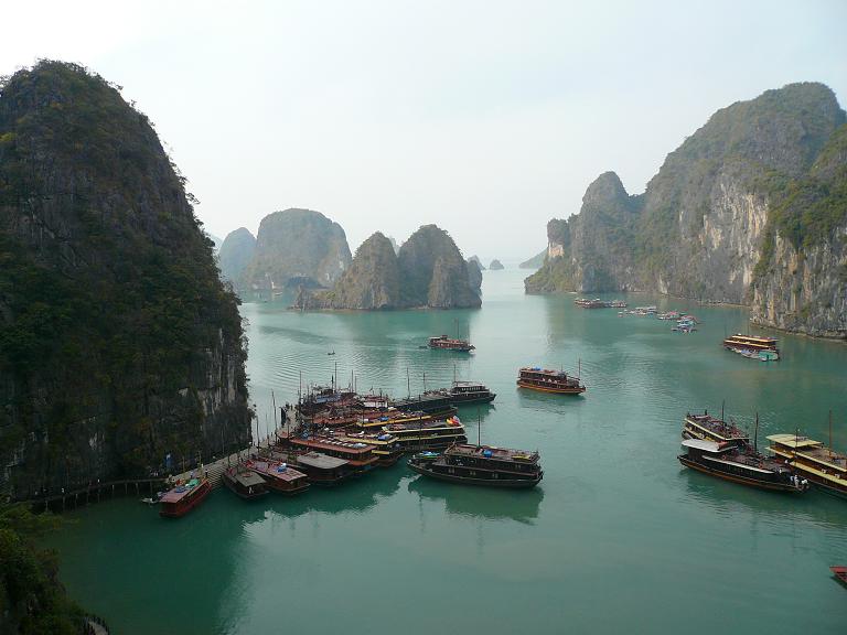 [halong+bay.JPG]