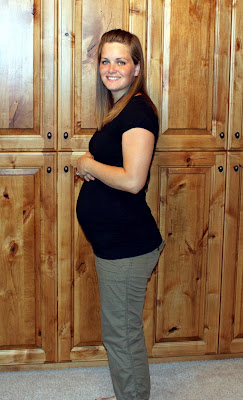 25 weeks pregnant belly