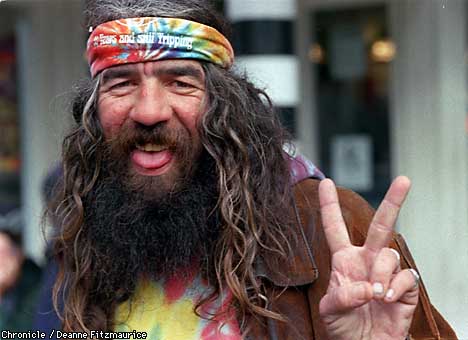 http://4.bp.blogspot.com/_-XDcN4HBCC8/TNMHi3MLH5I/AAAAAAAAAWU/eCb_E2nilnE/s1600/haight-hippie.jpg