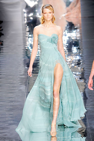 [Elie+Saab+Spring+2010+Couture+(2).jpg]