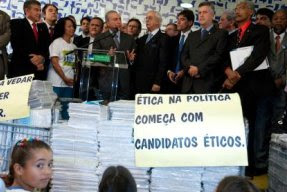 Projeto Ficha Limpa propõe ética na política Projeto Ficha Limpa propõe ética na política