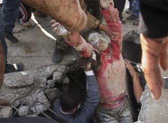 [bambino+estratto+dalle+maceroe.jpg]