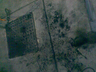 Closing the manhole