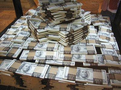 [pile+of+money.jpg]