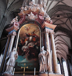 Catedral gótica, altar barroco