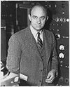 [100px-Enrico_Fermi_1943-49.jpg]