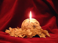 Christmas-Candles-with-Flowers.jpg