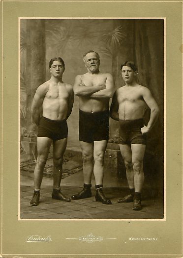 [1900s-!Be5jGjwBmk~$(KGrHqYOKj!ErzS2Sgr5BK+H)BJT)!~~_3.jpg]