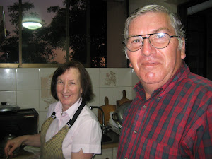 Mis padres en la cocina