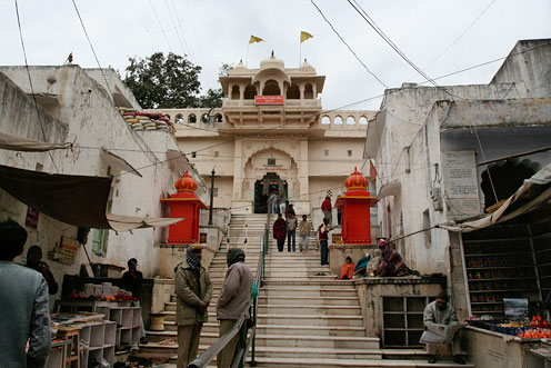 [brahma_temple_pushkar.jpg]