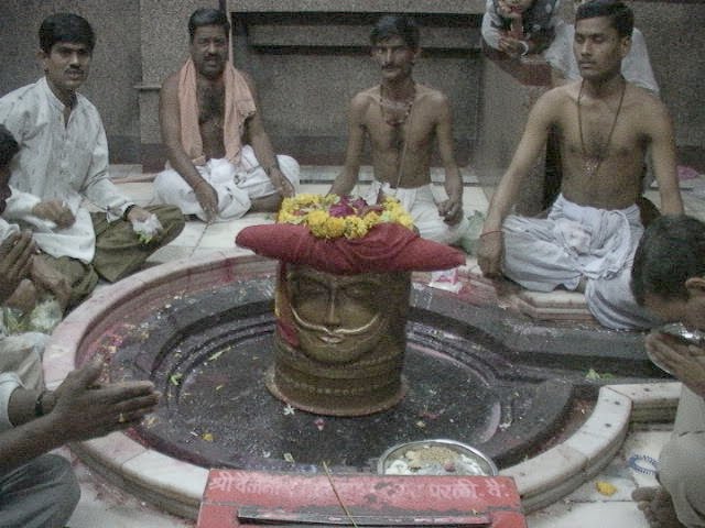 [VAIDYANATH%20MANDIR%20PARLI%202.jpg]
