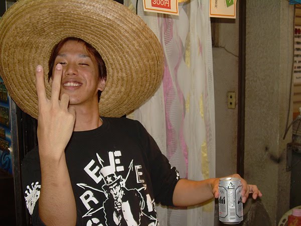 [sombrero-peace-sign.jpg]