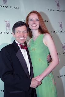 Kucinich%26wife.JPG