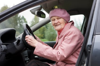 granny driving slow｜TikTok Search